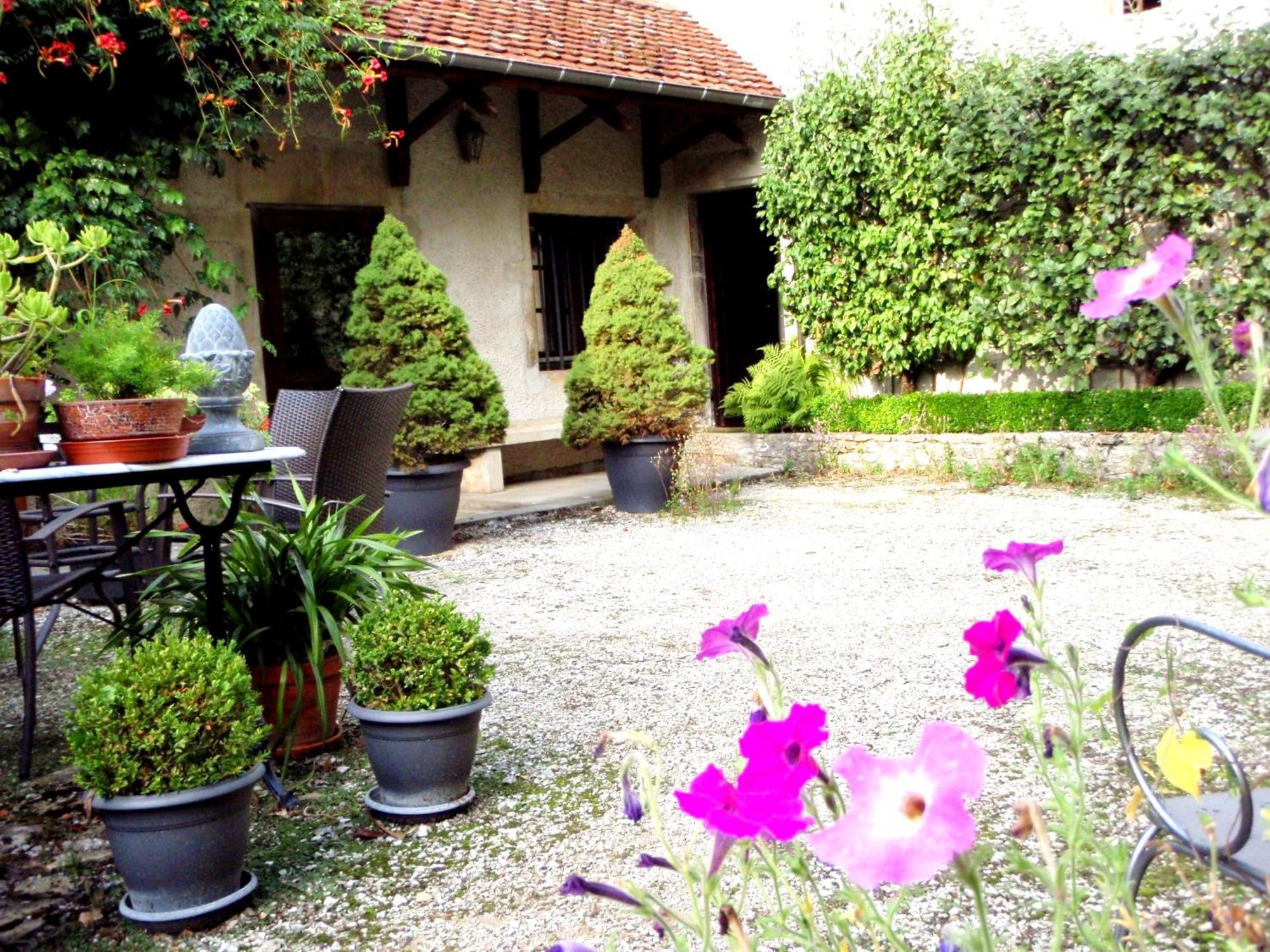 Le Cadran Solaire Romance Classe 3 Etoiles Et 3 Cles Sancey 외부 사진